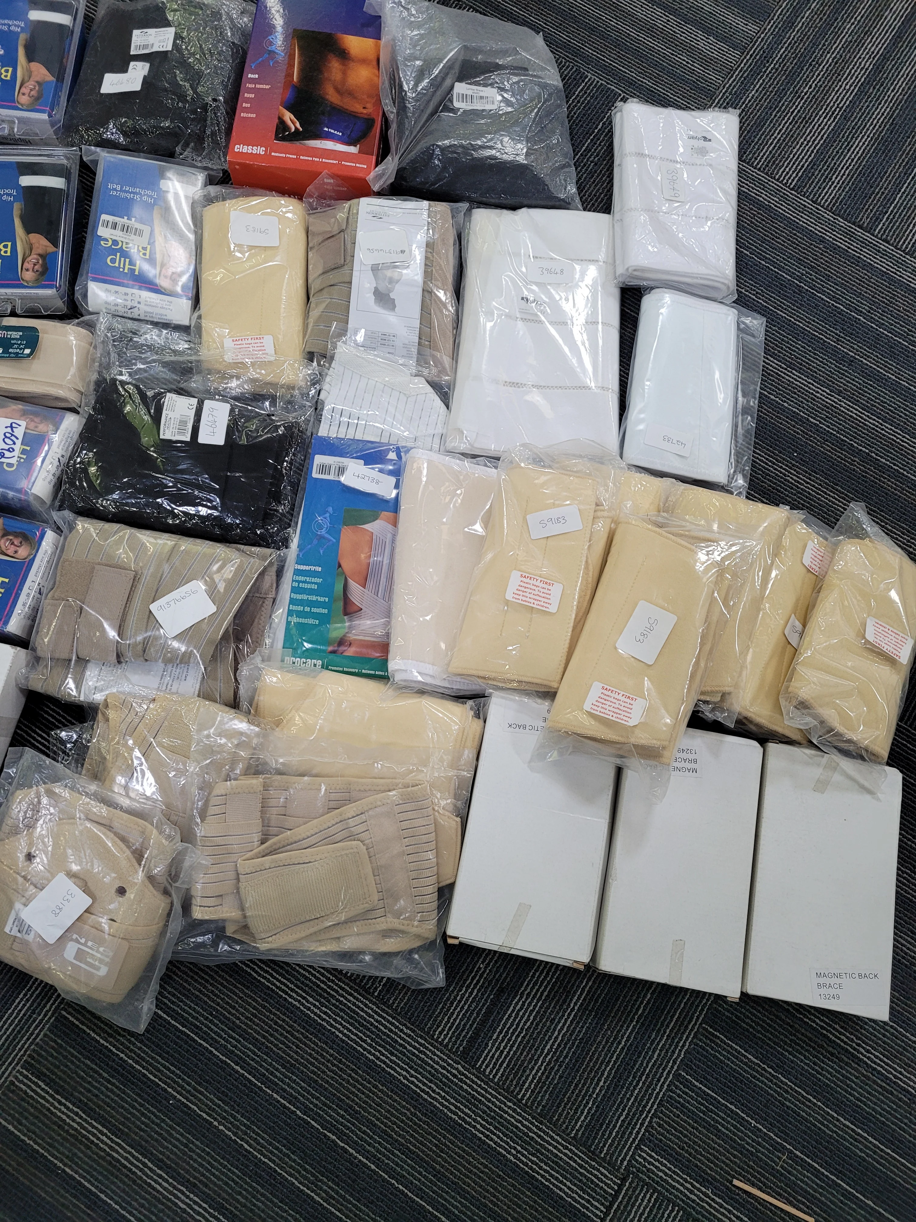 Job lot of back braces and supports - over 55 items - brand new - Image 4