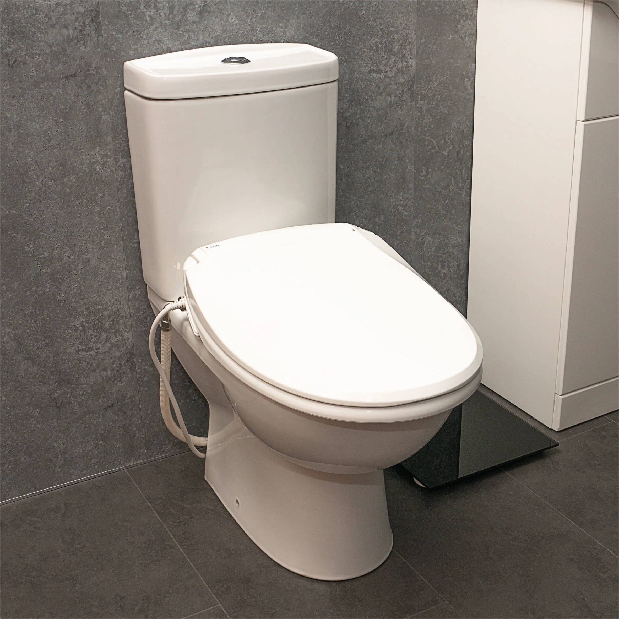 E'Loo Toilet Seat with Bidet Cleaning - Image 2