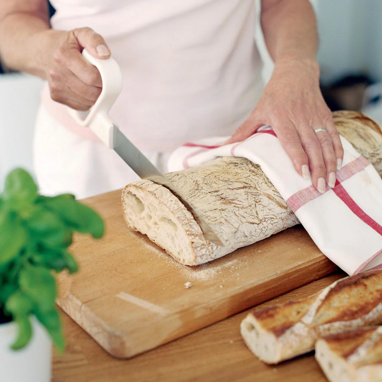 Etac Relieve Serrated Kitchen Knife - Image 2