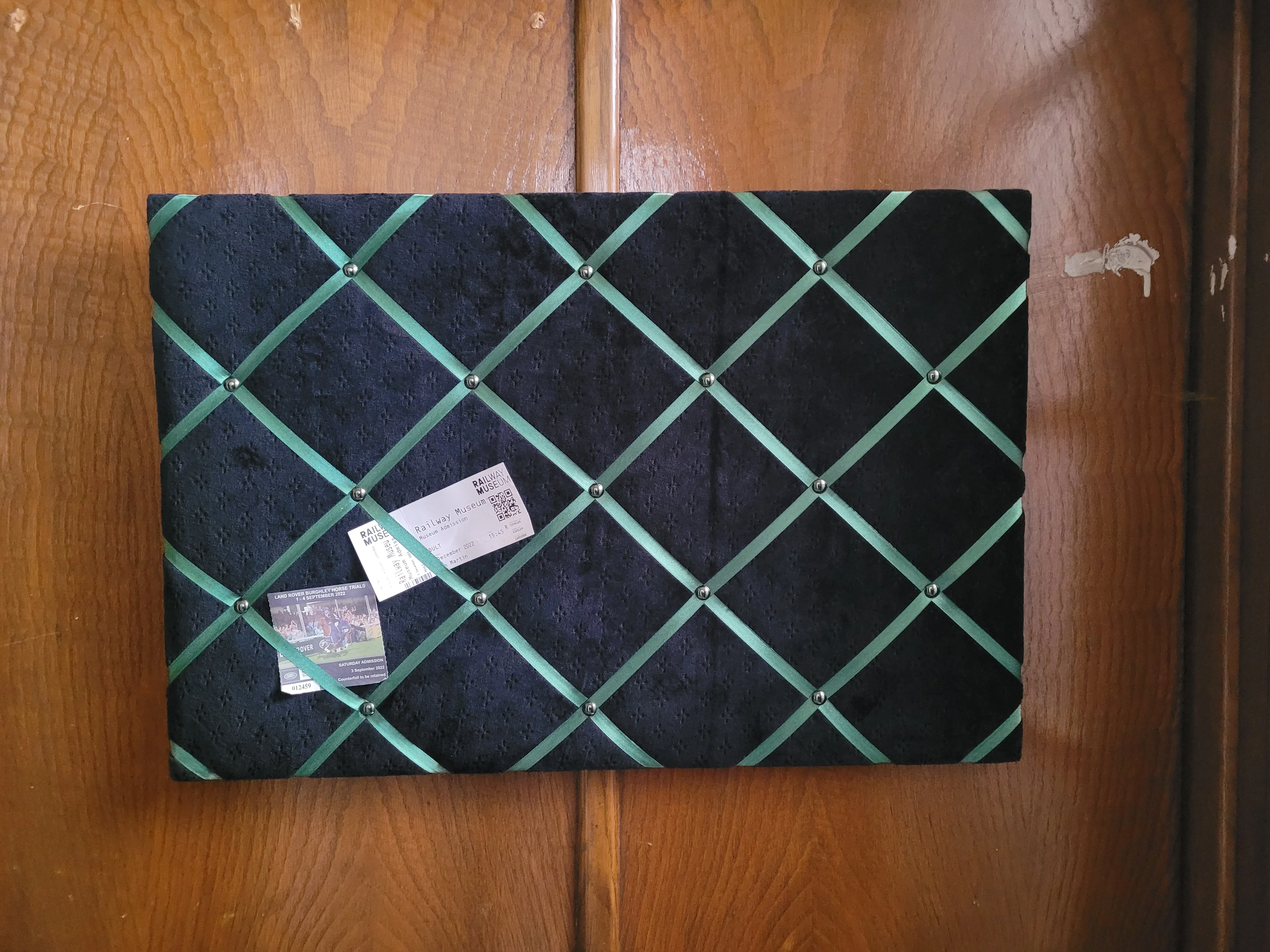 Fabric Notice Board - Black Velvet Green Ribbon - Image 6