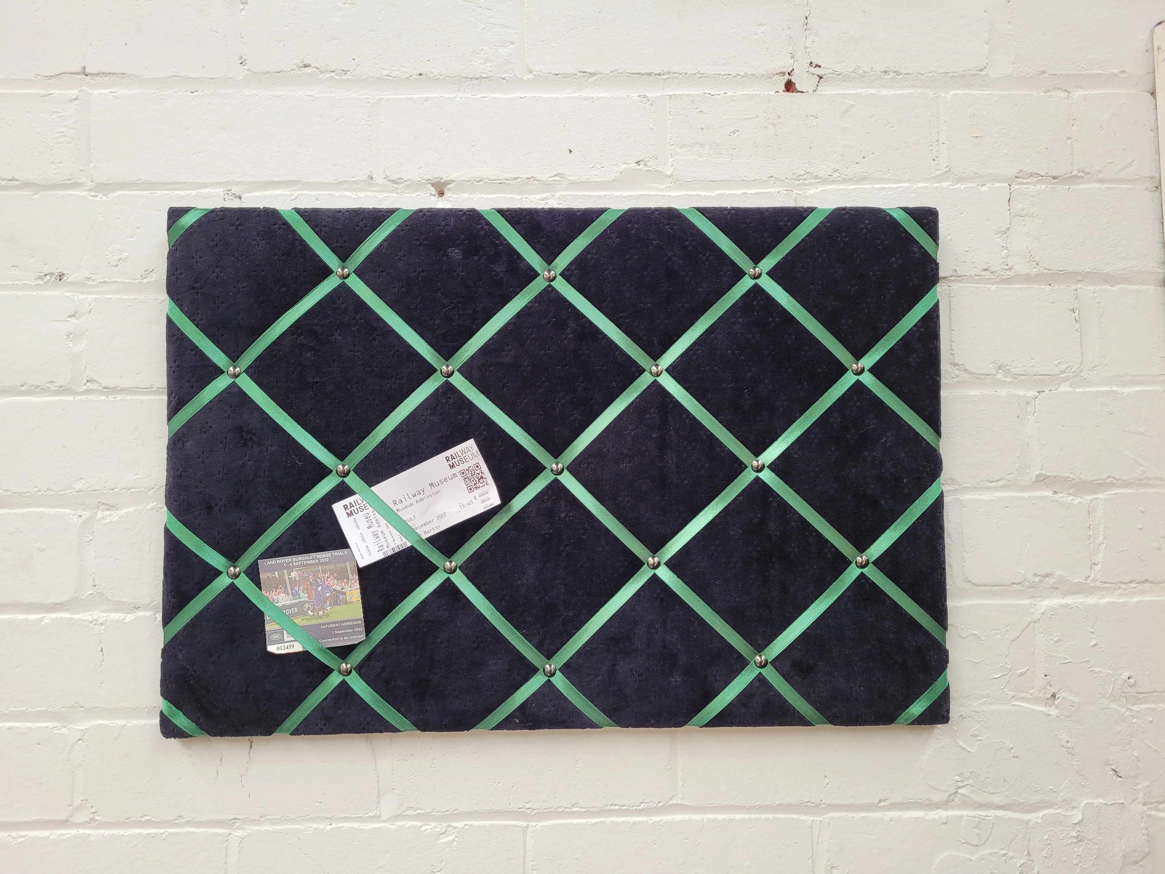 Fabric Notice Board - Black Velvet Green Ribbon - Image 7