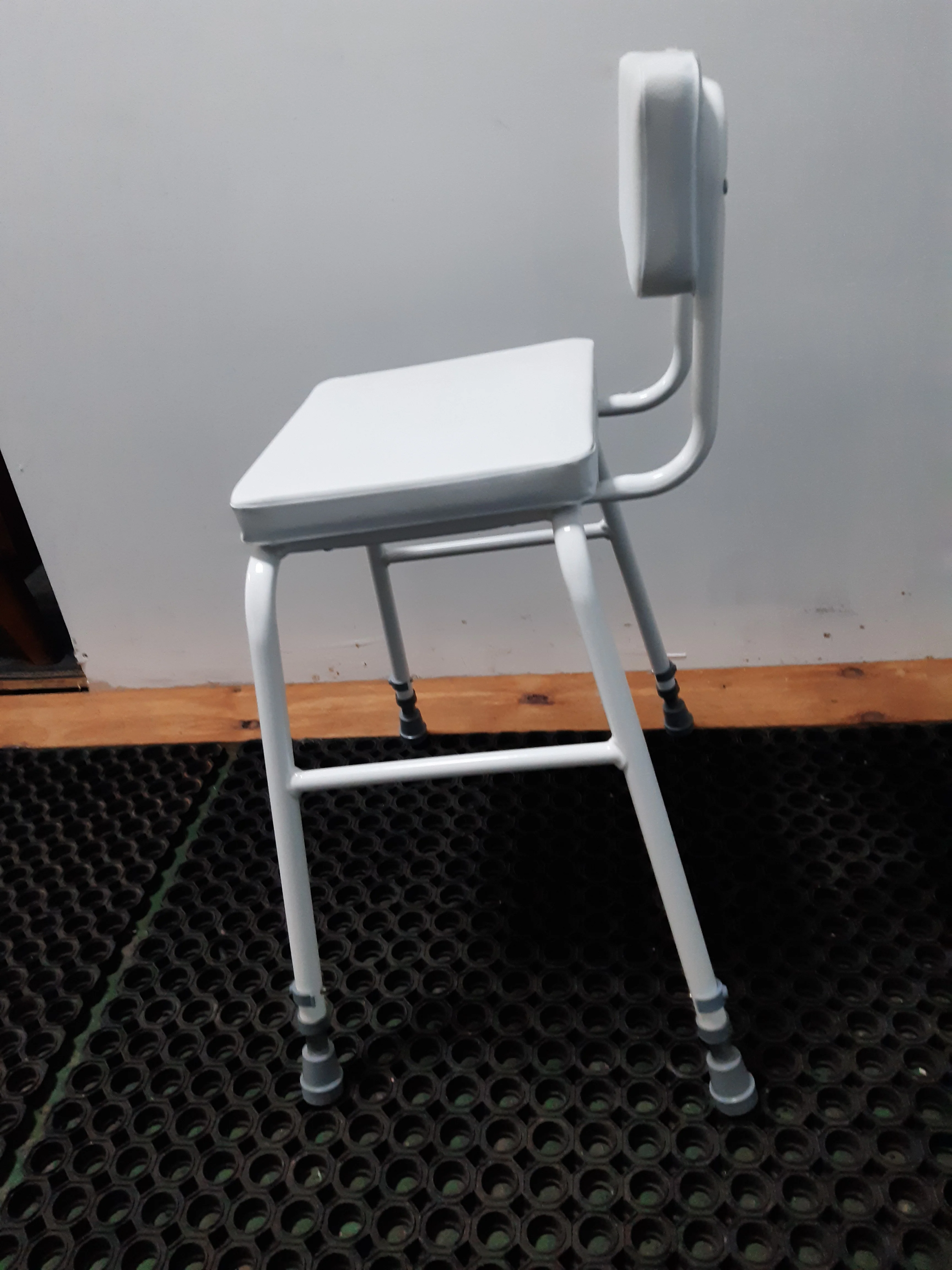 Height Adjustable Perching Stool, Ex Display - Image 2