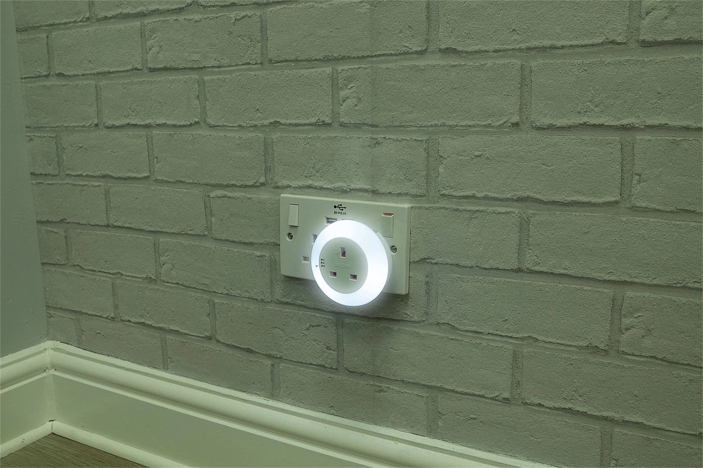 LED Nightlight with 13A Socket - Image 5