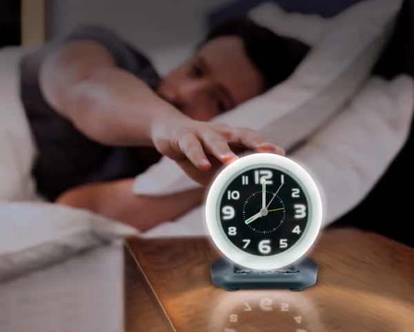 Wake 'N' Shake Vintage Alarm Clock - Image 5